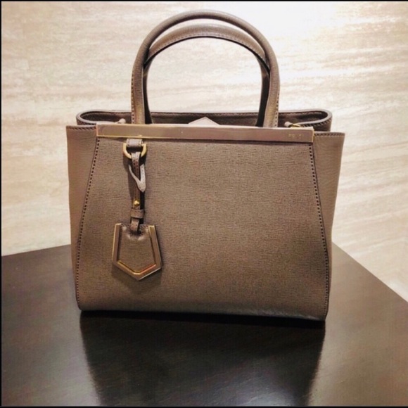 FENDI 2jours - Picture 8 of 9